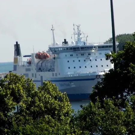 Lejlighed Traveblick Mit Schwimmbad Und Sauna Lübeck