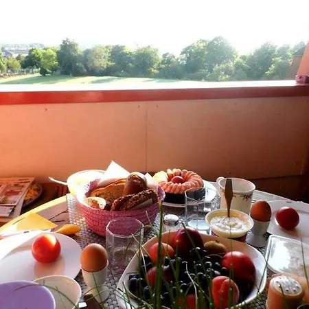 Traveblick Mit Schwimmbad Und Sauna * Lübeck